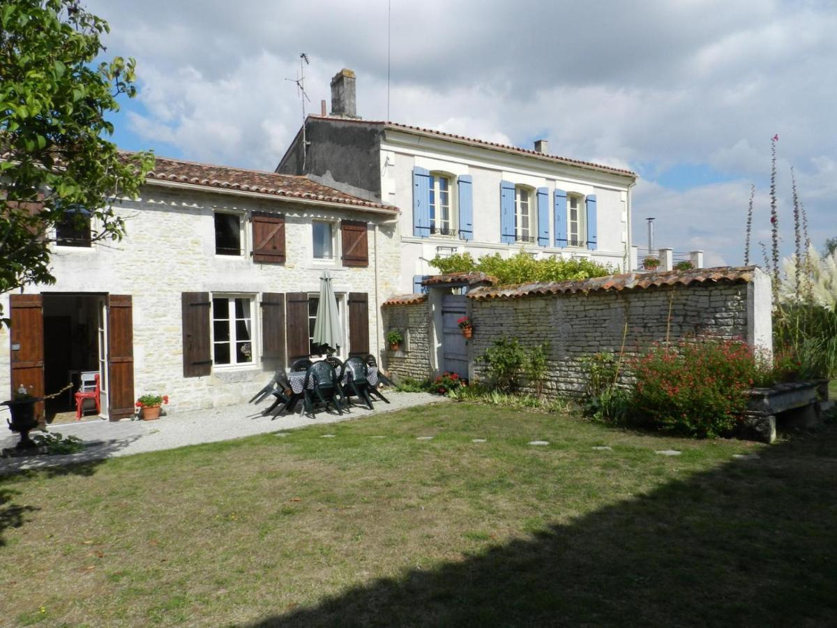Gite Chez Riviere Nantillé Exterior foto